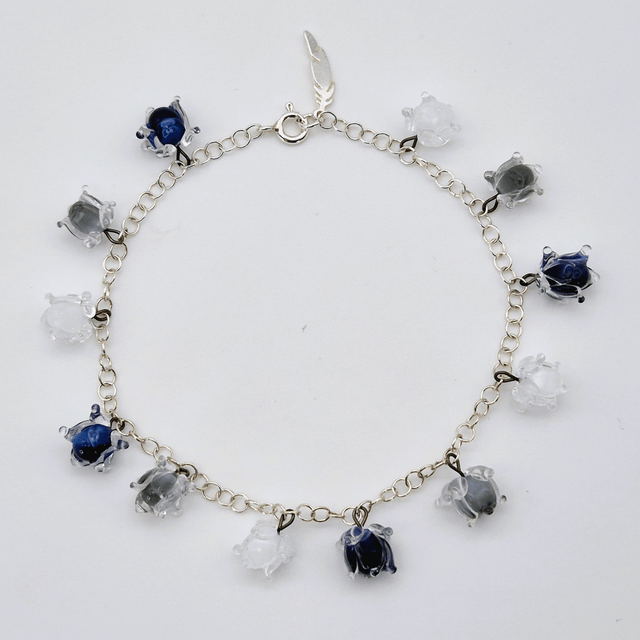Bracelet Clochettes blanches, grises et violettes