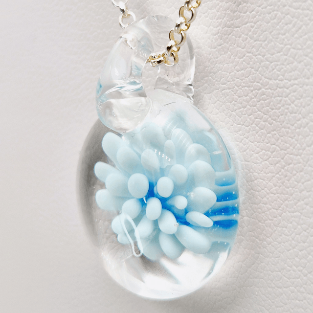 Pendentif Dahlia bleu clair