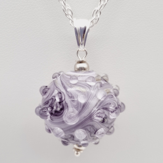 Pendentif Boule violette marbrée