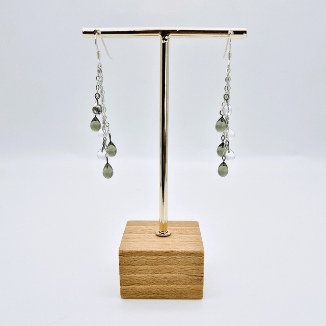 Boucles d'oreilles Gouttes grises et transparentes