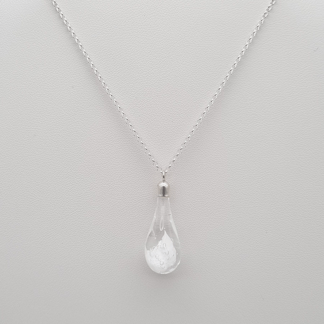 Pendentif Goutte blanche 1