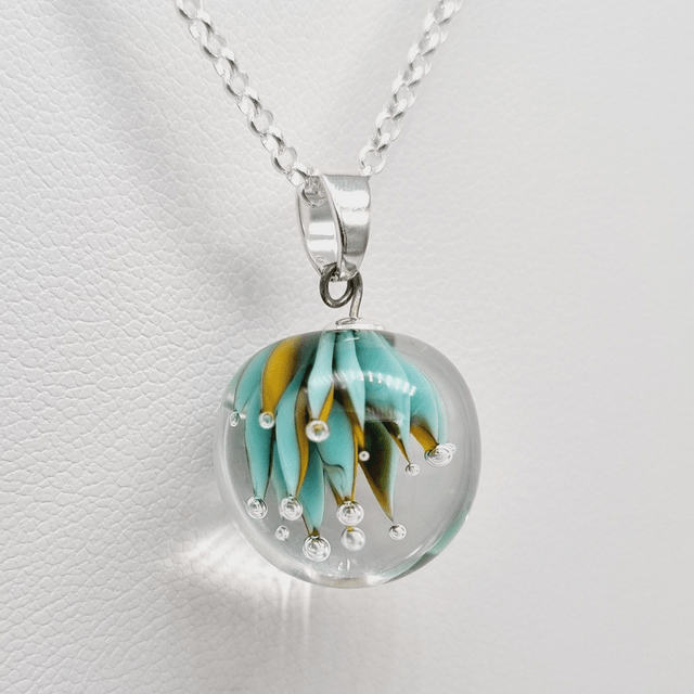 Pendentif Ariel vert et jaune