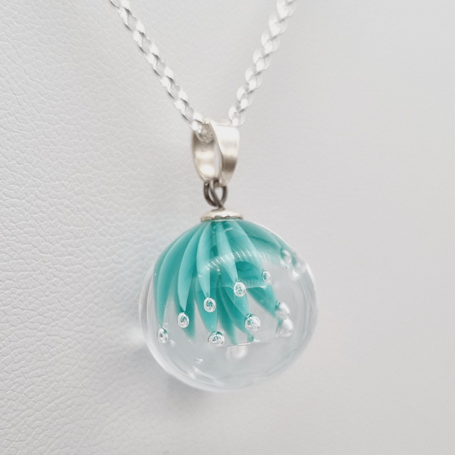 Pendentif Ariel vert 1