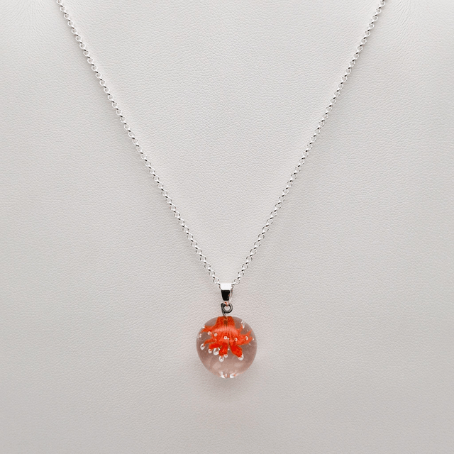 Pendentif Ariel rouge 1