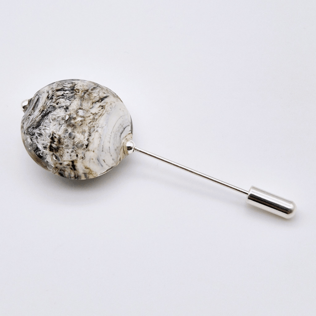 Broche Planète ivoire et grise