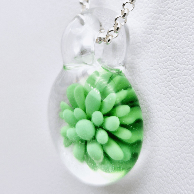Pendentif Dahlia vert