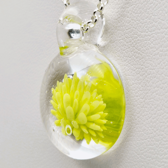 Pendentif Dahlia vert clair