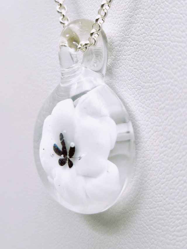 Pendentif Flora blanc 2