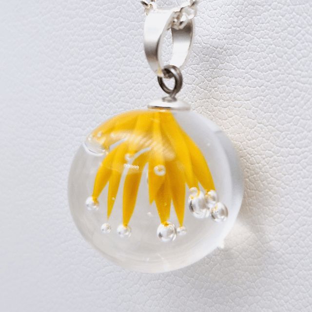 Pendentif Ariel moutarde