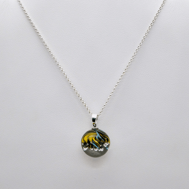 Pendentif Ariel moutarde et bleu